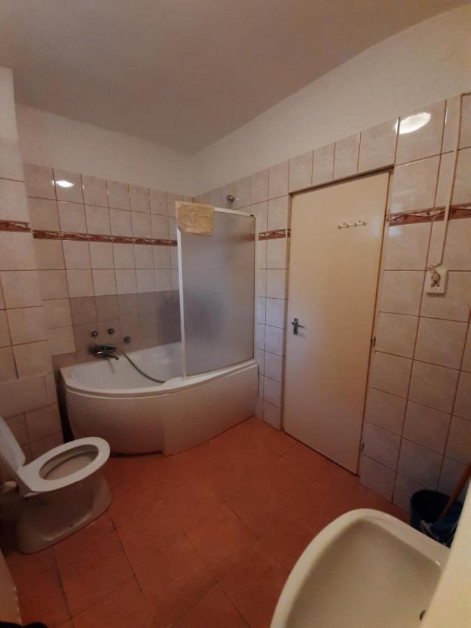 Gyopar Gyoengye Apartmanhaz Orosháza المظهر الخارجي الصورة
