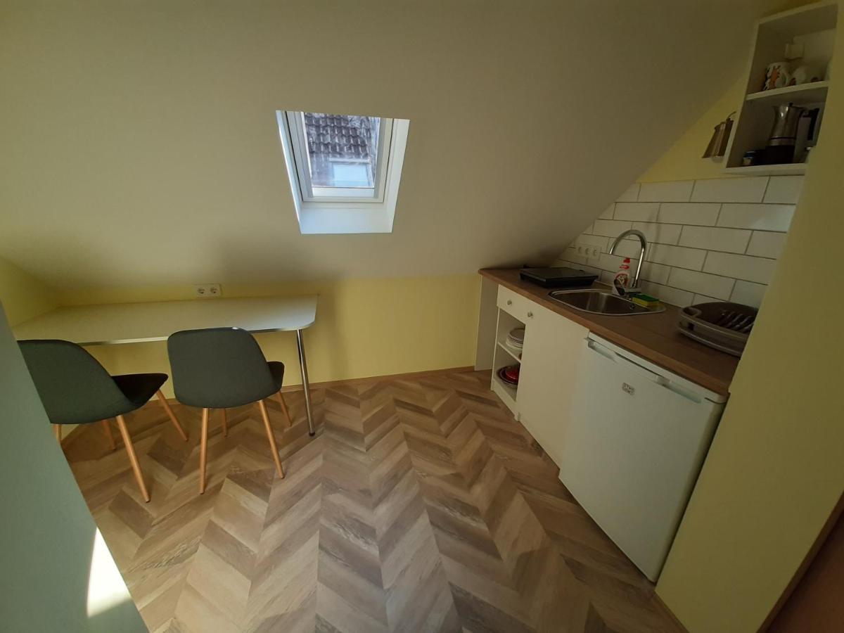 Gyopar Gyoengye Apartmanhaz Orosháza المظهر الخارجي الصورة