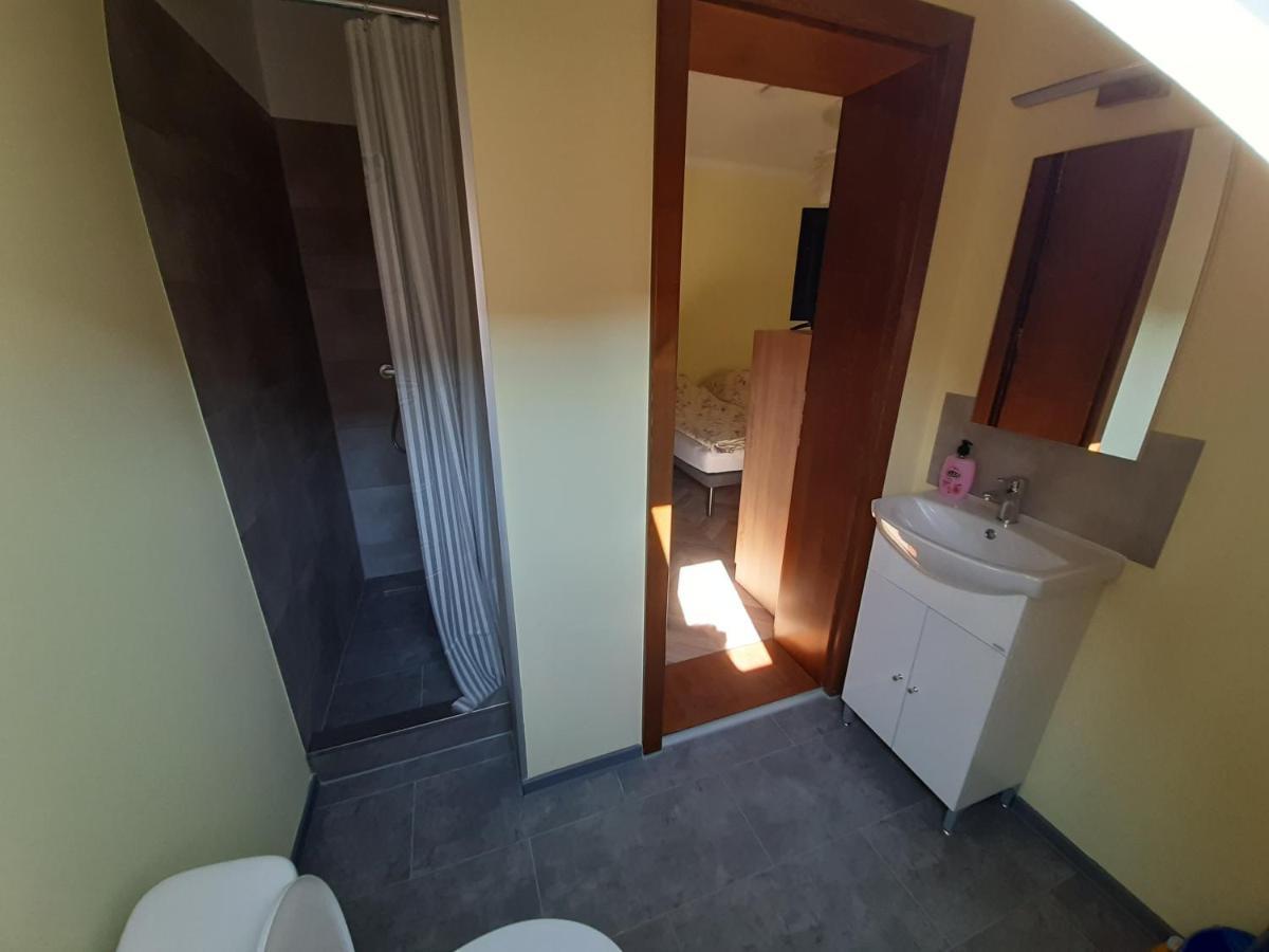 Gyopar Gyoengye Apartmanhaz Orosháza المظهر الخارجي الصورة