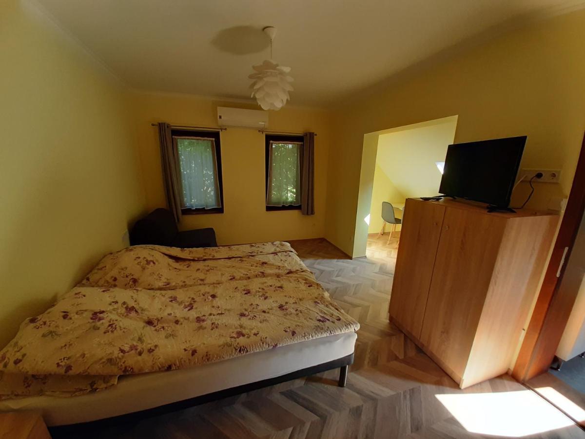 Gyopar Gyoengye Apartmanhaz Orosháza المظهر الخارجي الصورة