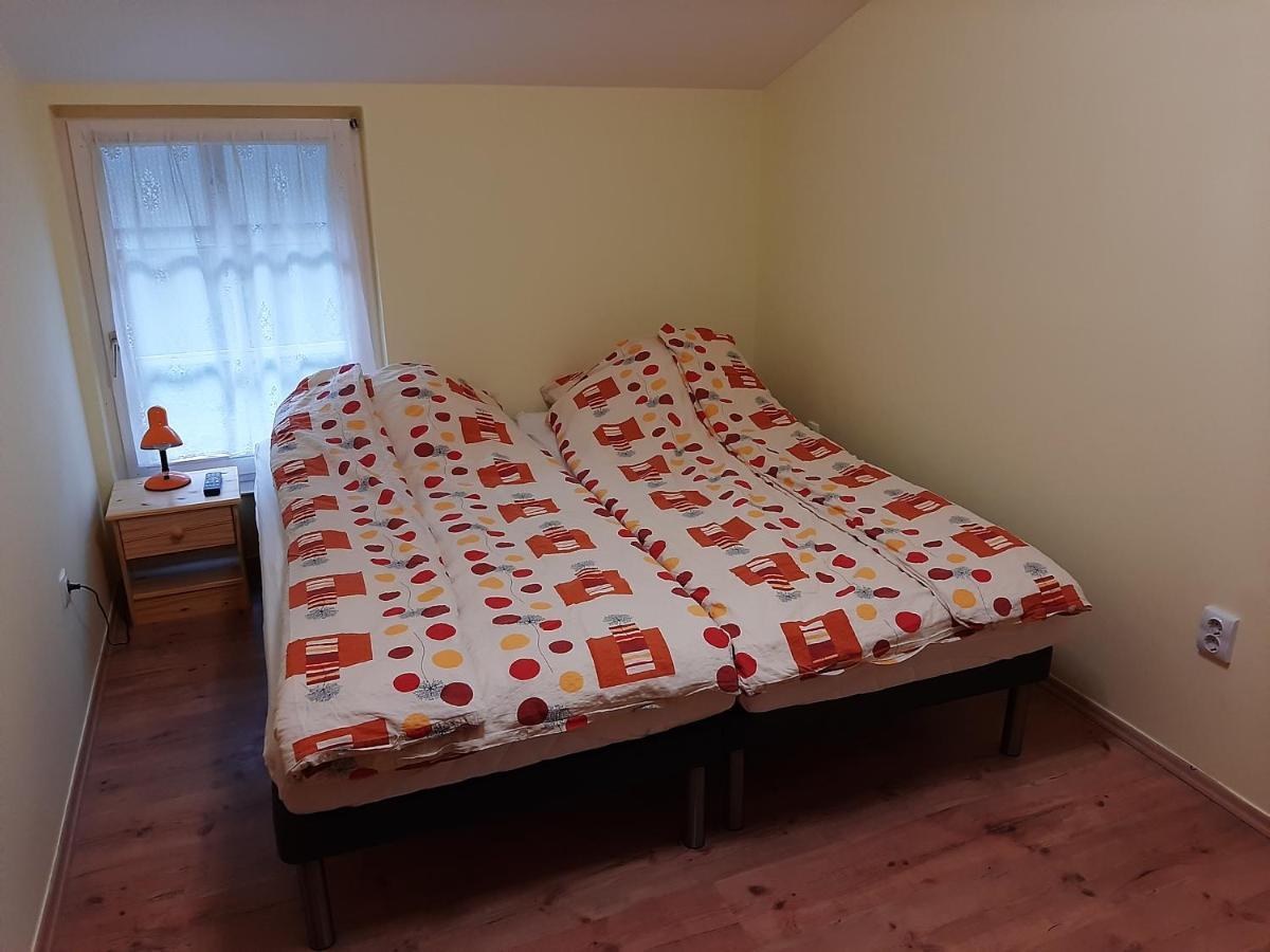 Gyopar Gyoengye Apartmanhaz Orosháza المظهر الخارجي الصورة