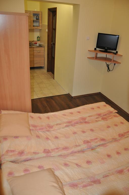 Gyopar Gyoengye Apartmanhaz Orosháza المظهر الخارجي الصورة
